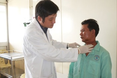 Cứu sống bệnh nhân bị cây đâm xuyên cổ