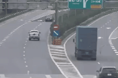 Nam tài xế nói lý do lái ô tô đi ngược chiều đường cao tốc