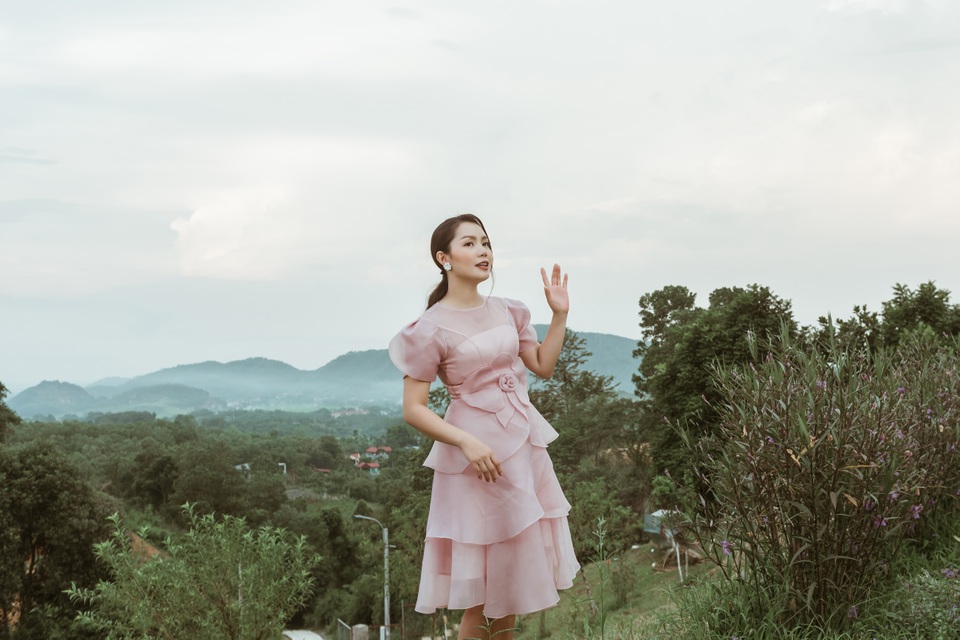 Nguyễn Ngọc Anh chính thức công khai chồng kém tuổi và hai con gái - 3 Nguyễn Ngọc Anh chính thức công khai chồng kém tuổi và hai con gái - 3