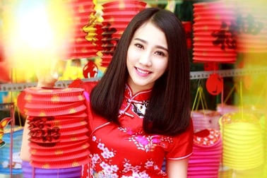 “Bạn gái màn ảnh” của Sơn Tùng MTP rạng rỡ dạo phố Trung thu