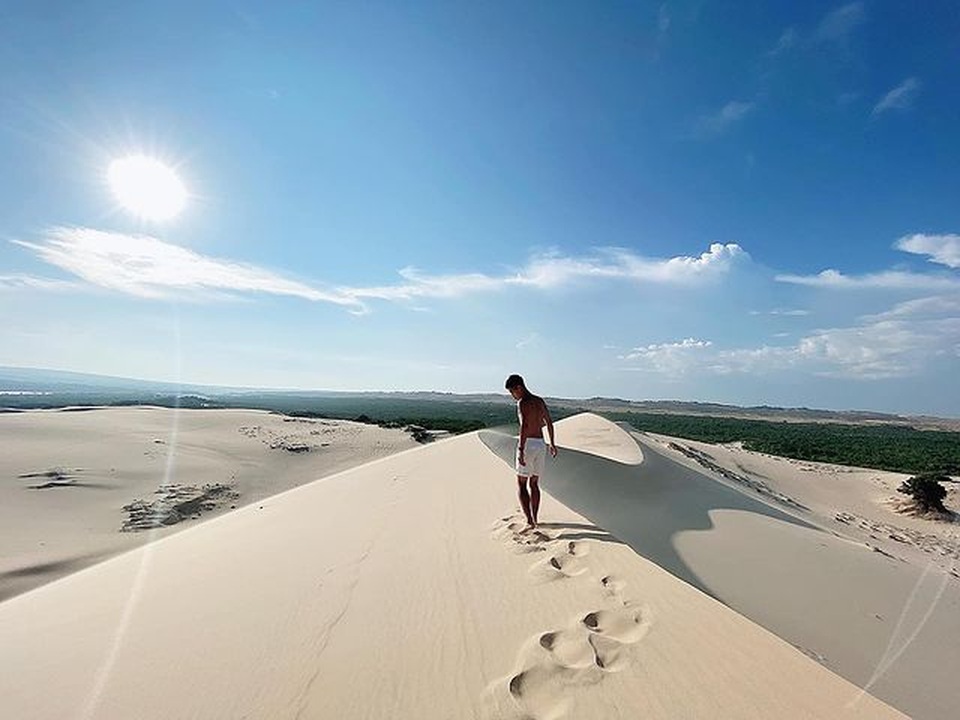 Khám phá 2 đồi cát đẹp như tranh, đứng góc nào cũng có ảnh đẹp - 3 Khám phá 2 đồi cát đẹp như tranh, đứng góc nào cũng có ảnh đẹp - 3