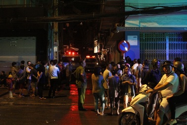 Cháy nhà lúc nửa đêm, 6 người đang say ngủ tử vong