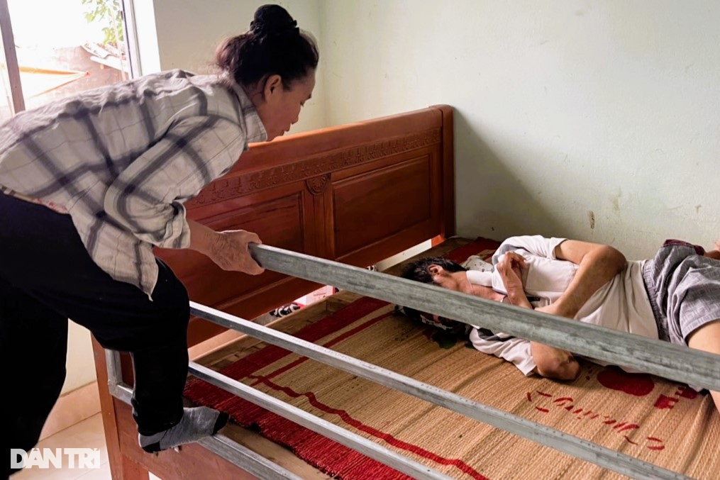 Số phận khốn khổ của người phụ nữ và bé trai bị bỏ rơi ở bìa rừng - 3 Số phận khốn khổ của người phụ nữ và bé trai bị bỏ rơi ở bìa rừng - 3