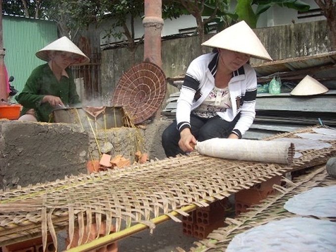 Bánh tráng Bà Lèo nhộn nhịp vào vụ tết