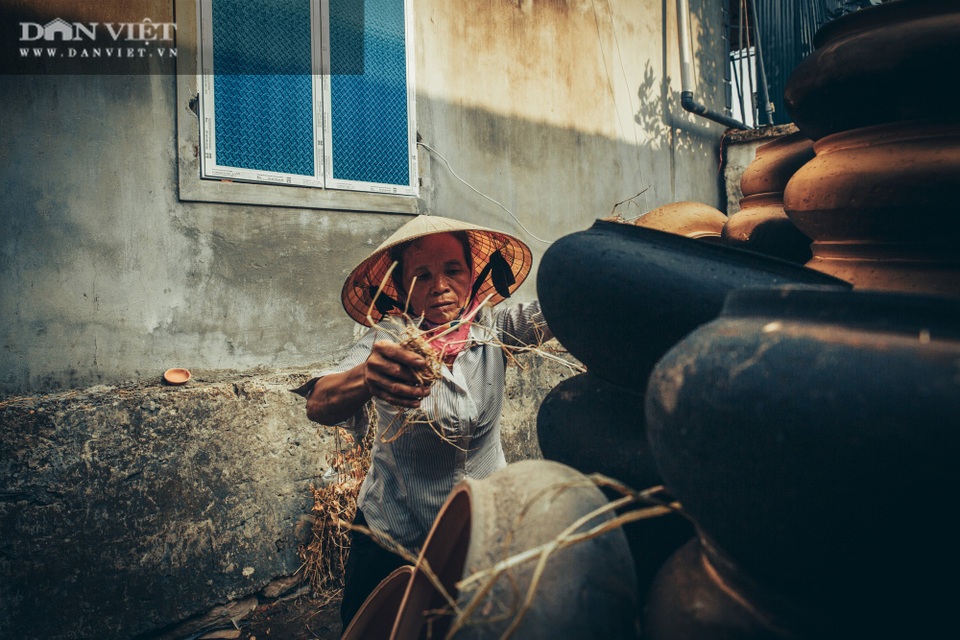 Làng nghề lâu đời, dân quanh năm chỉ nặn đất ra thứ nồi mong manh gây thương nhớ - 10 Làng nghề lâu đời, dân quanh năm chỉ nặn đất ra thứ nồi mong manh gây thương nhớ - 10