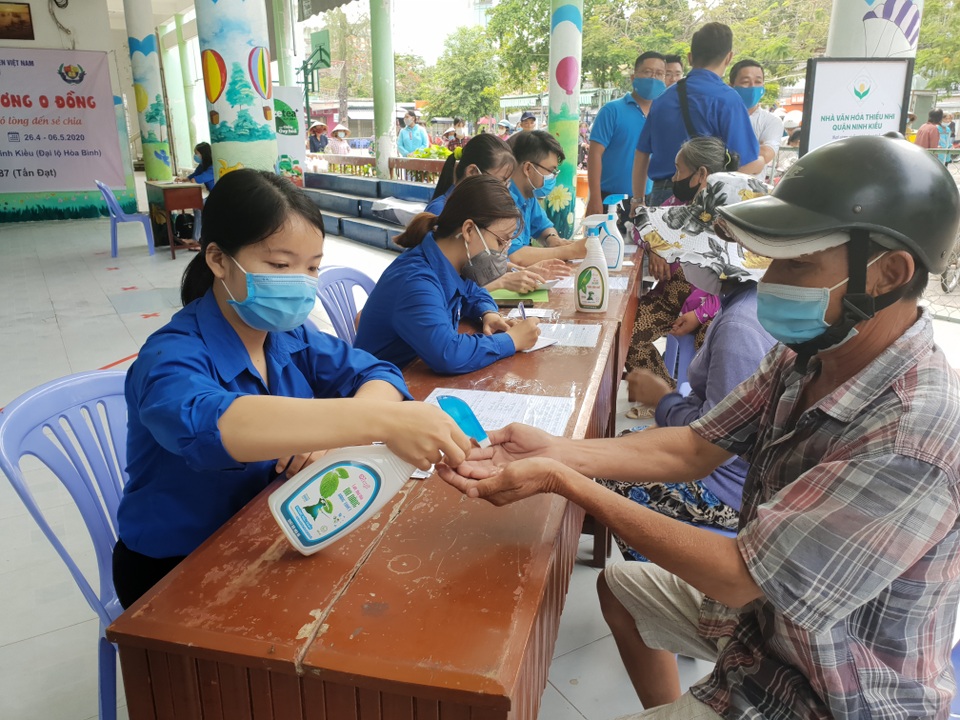Khai trương Siêu thị 0 đồng dành cho người dân bị ảnh hưởng Covid-19 - 2 Khai trương Siêu thị 0 đồng dành cho người dân bị ảnh hưởng Covid-19 - 2