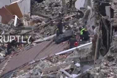 Động đất tại Italy: Gần 160 người chết, cứu hộ làm việc xuyên đêm tìm kiếm người mắc kẹt