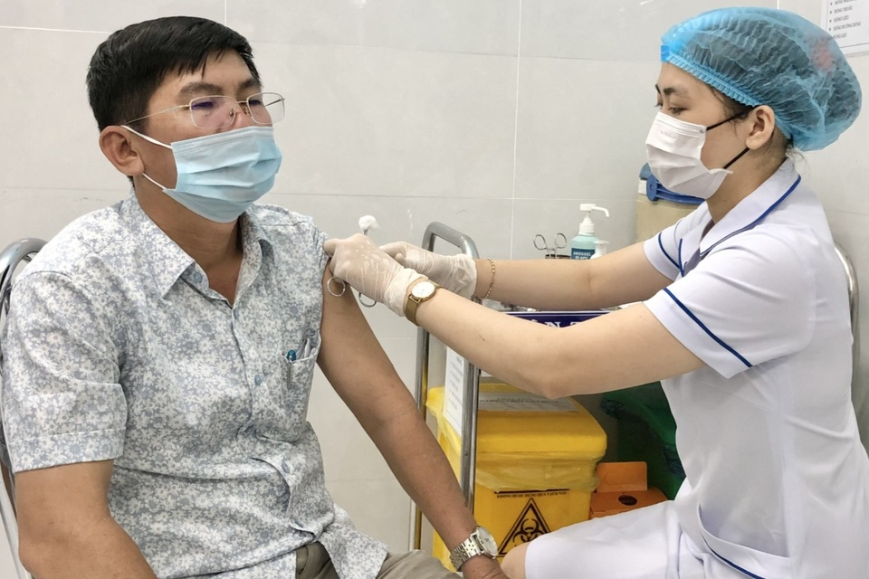 Quảng Ngãi: 8 trường hợp phản ứng nặng sau tiêm vắc xin Covid-19 - 1 Quảng Ngãi: 8 trường hợp phản ứng nặng sau tiêm vắc xin Covid-19 - 1