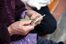 Nhớ nội, nhớ hương trầu Tết xưa