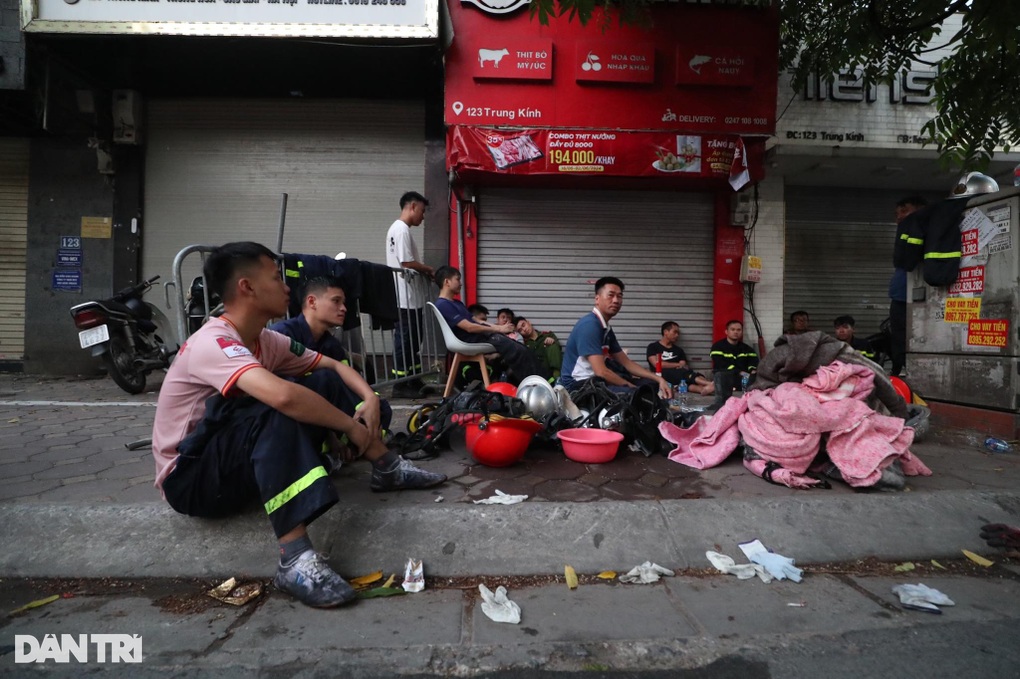 Cháy nhà trọ 5 tầng ở Hà Nội, 14 người chết - 5