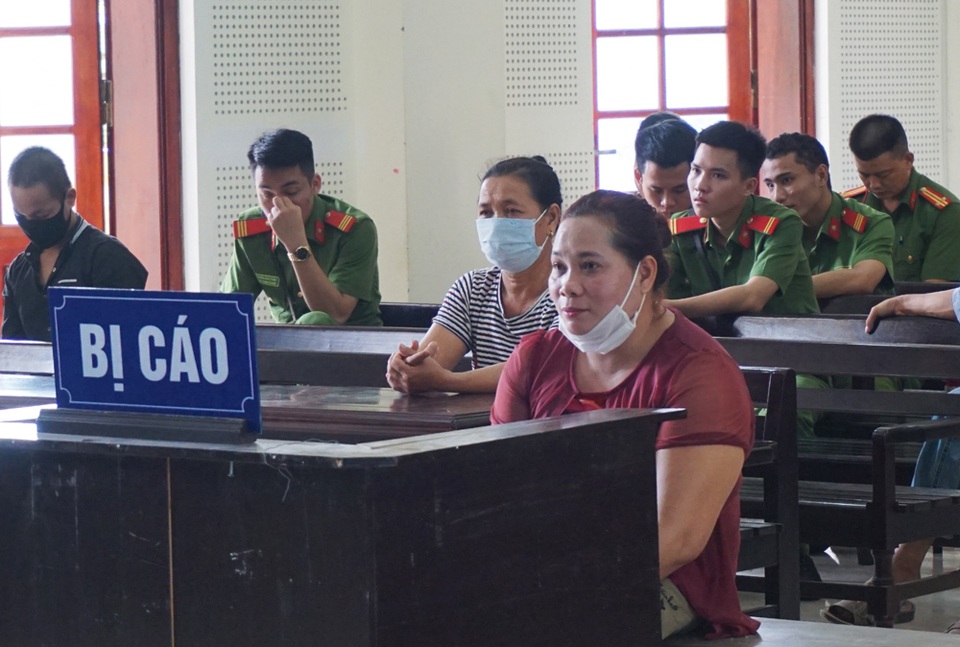 Mánh khóe của người phụ nữ tàn tật giả cán bộ Sở Nội vụ lừa 3,4 tỉ đồng - 1 Mánh khóe của người phụ nữ tàn tật giả cán bộ Sở Nội vụ lừa 3,4 tỉ đồng - 1