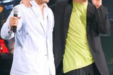 Thành Long biện minh hành động quá khích 