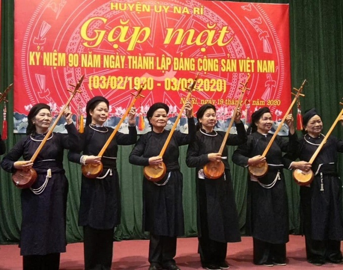 Nhiều CLB hát then, đàn tính và các nhóm văn nghệ đã được hình thành, tham gia biểu diễn phục vụ du khách. Ảnh CTV.