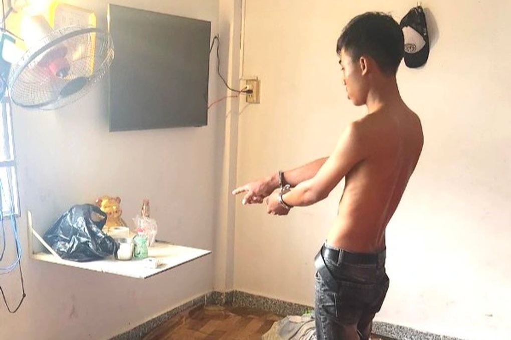 Hai anh em ruột cung cấp ma túy, phục vụ địa điểm cho con nghiện sử dụng - 2 Hai anh em ruột cung cấp ma túy, phục vụ địa điểm cho con nghiện sử dụng - 2