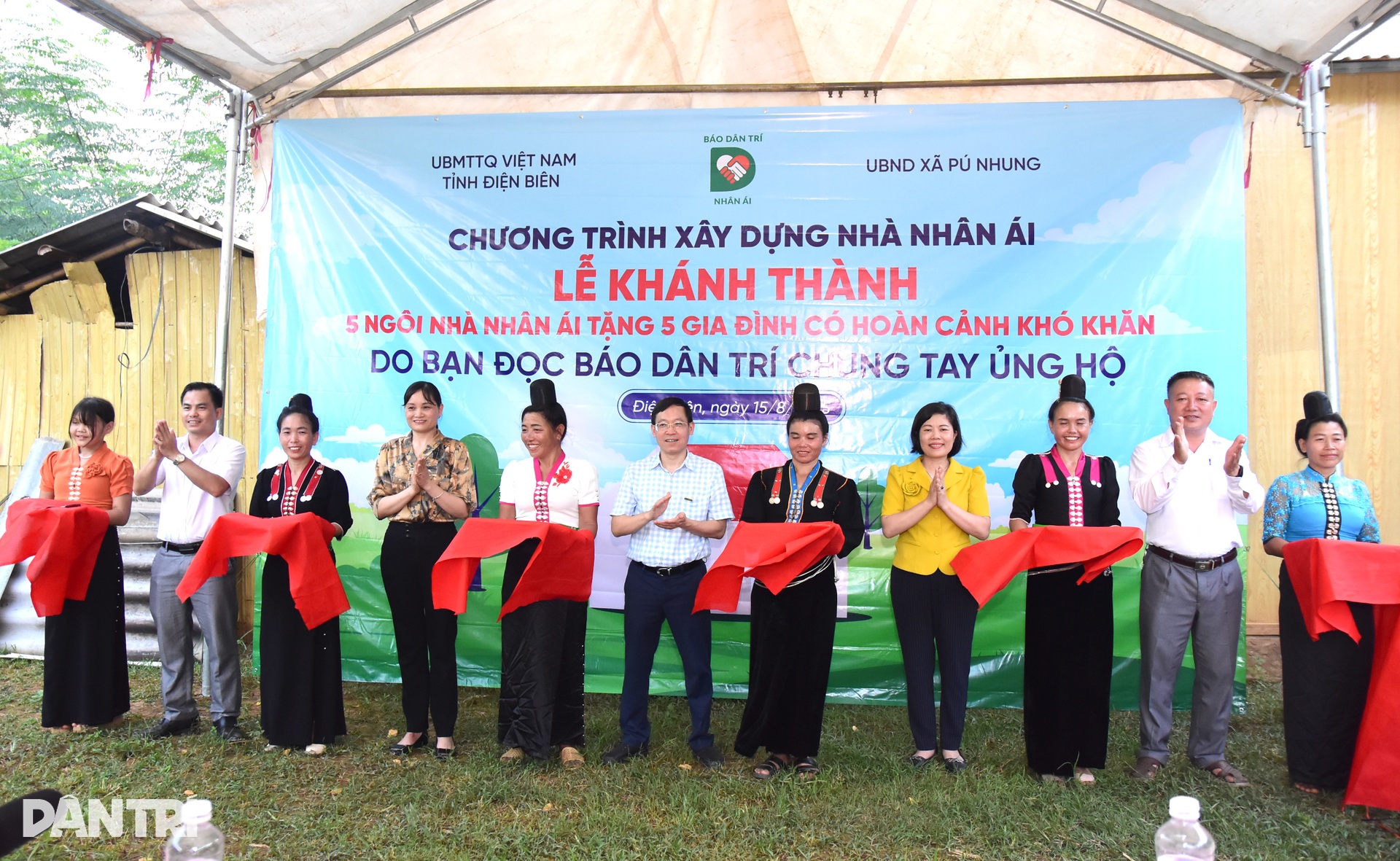 Khánh thành 5 nhà Nhân ái trong niềm phấn khởi của người dân Điện Biên - 3 Khánh thành 5 nhà Nhân ái trong niềm phấn khởi của người dân Điện Biên - 3