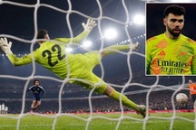 Thủ môn Arsenal gây phẫn nộ vì bắt phạt đền như trò hề