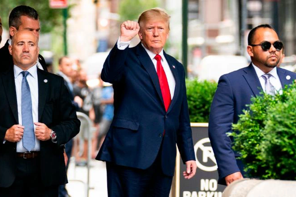 Ông Trump kích hoạt Tu chính án số 5, từ chối trả lời công tố viên - 1 Ông Trump kích hoạt Tu chính án số 5, từ chối trả lời công tố viên - 1