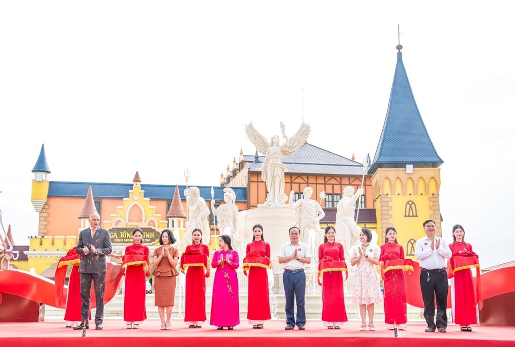 VinWonders khai trương quần thể du lịch giải trí quy mô hàng đầu Bắc Trung Bộ - 1 VinWonders khai trương quần thể du lịch giải trí quy mô hàng đầu Bắc Trung Bộ - 1