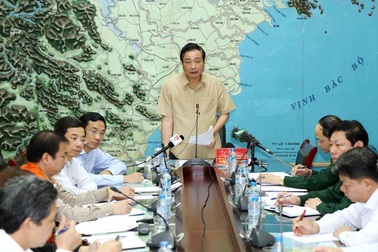 Khẩn trương kêu gọi tàu thuyền ra khỏi vùng nguy hiểm của bão số 13