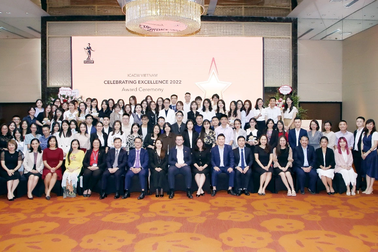 ICAEW trao bằng, chứng chỉ cho gần 200 hội viên, học viên tại Việt Nam