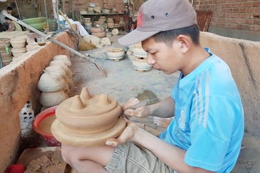 Thợ đúc đồng Phú Lộc Tây 1 buồn vì vụ Tết mang dấu ấn Covid-19