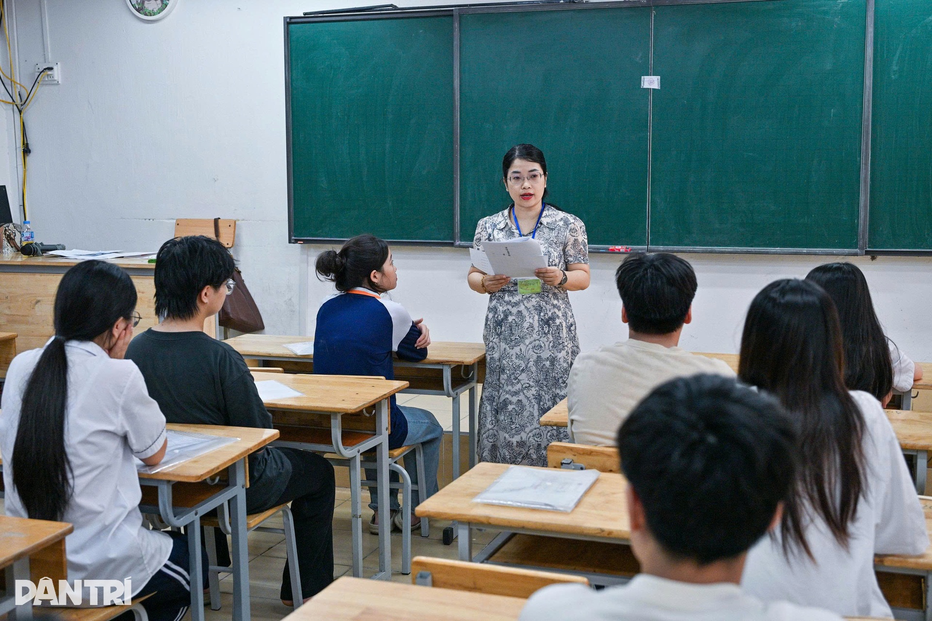 Sĩ tử Hà Nội tự tin, quyết tâm giành điểm cao ở kỳ thi vào lớp 10 - 10 Sĩ tử Hà Nội tự tin, quyết tâm giành điểm cao ở kỳ thi vào lớp 10 - 10
