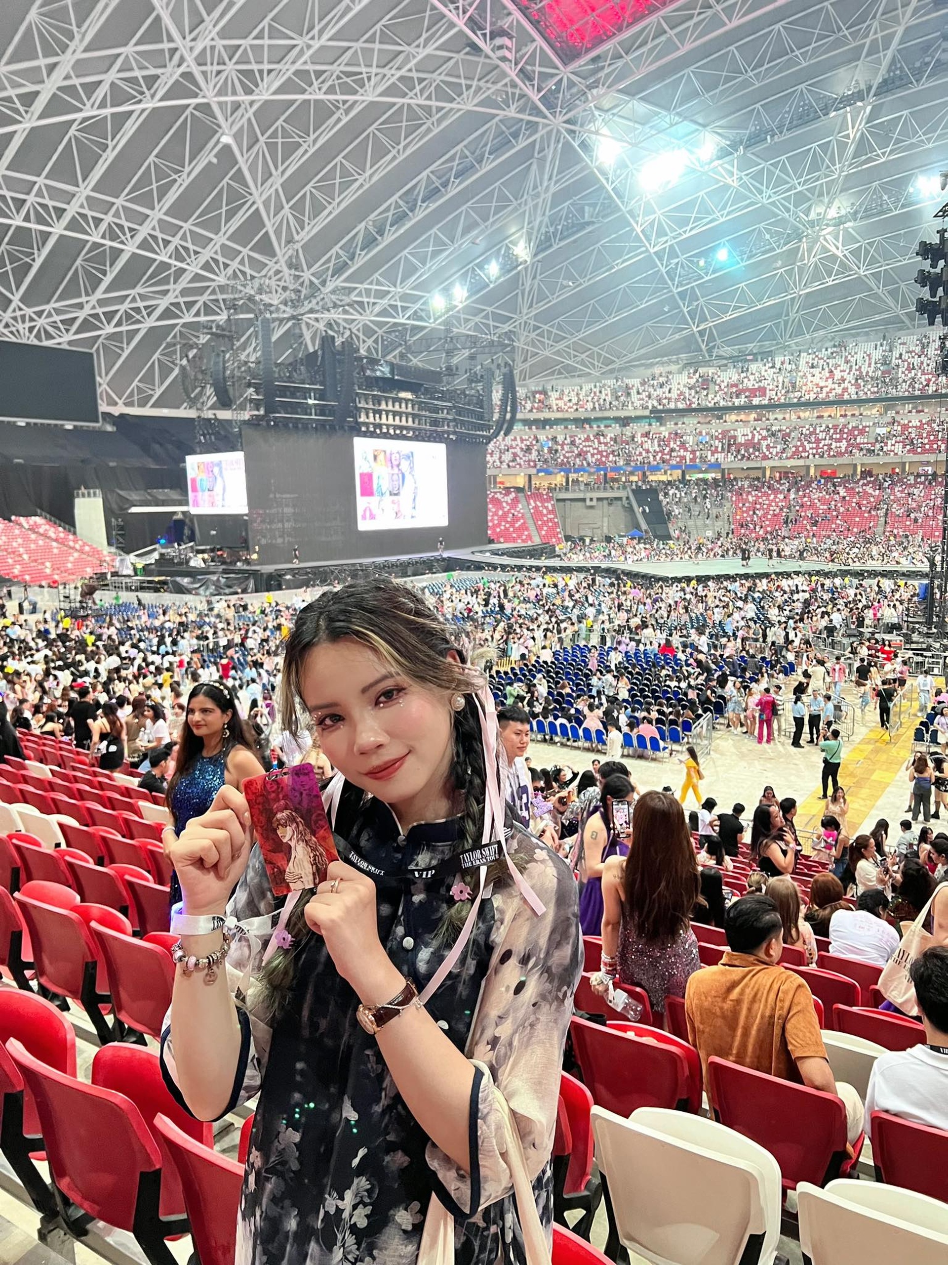 Cô gái Đà Lạt chi trăm triệu đồng sang Mỹ, Singapore xem Taylor Swift - 7 Cô gái Đà Lạt chi trăm triệu đồng sang Mỹ, Singapore xem Taylor Swift - 7