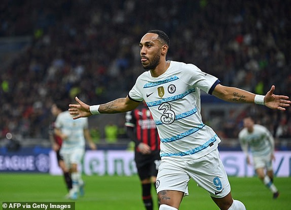 Thắng dễ 10 người của AC Milan, Chelsea vươn lên đầu bảng - 8 Thắng dễ 10 người của AC Milan, Chelsea vươn lên đầu bảng - 8