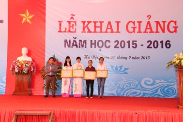 Quỹ học bổng Dạ Hương tiếp tục trao học bổng cho các nữ thày thuốc tương lai