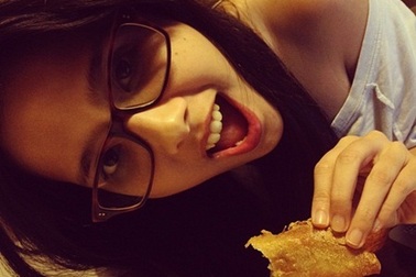 Maxene Magalona bị chồng phản bội vẫn nhí nhảnh tự sướng