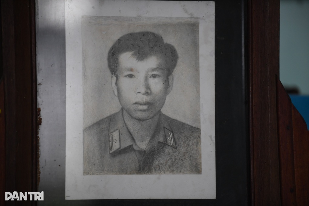Vợ liệt sĩ cùng dòng người đón cựu trinh sát đặc công trở về sau 39 năm - 1