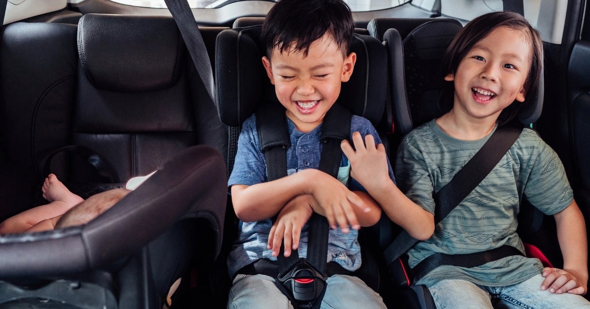 Thiết bị an toàn cho trẻ em trên ô tô có nhất thiết là ghế trẻ em không?