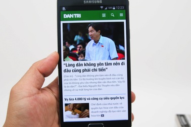 Đập hộp Galaxy Note 4 chính hãng đầu tiên tại Việt Nam