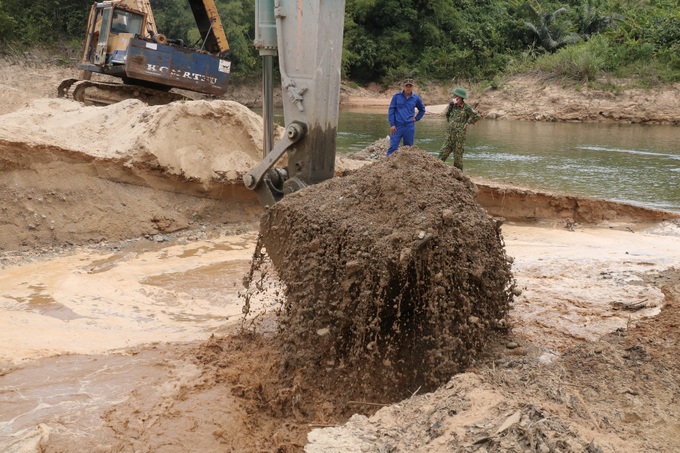 Sẵn sàng phương án tìm kiếm nạn nhân mất tích tại khu vực lòng hồ Rào Trăng 4 - Ảnh 1.