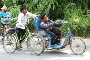 Hùng “xe lắc” quyết không bỏ học