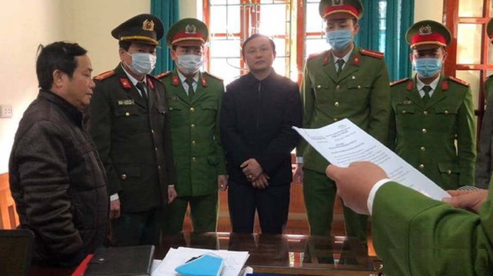 Cận cảnh cánh rừng phòng hộ bị cán bộ câu kết bán non - 9 Cận cảnh cánh rừng phòng hộ bị cán bộ câu kết bán non - 9
