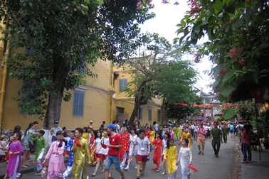 Du khách đến Hội An tăng đột biến