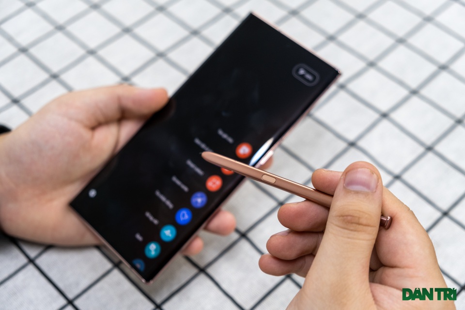 Galaxy Note 20 Ultra có gì để cạnh tranh iPhone và các đối thủ? - 3 Galaxy Note 20 Ultra có gì để cạnh tranh iPhone và các đối thủ? - 3