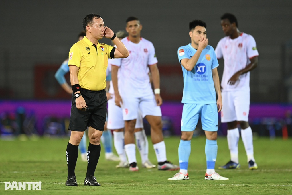 Thắng đậm Hải Phòng, CLB Nam Định giữ ngôi đầu V-League - 3 Thắng đậm Hải Phòng, CLB Nam Định giữ ngôi đầu V-League - 3