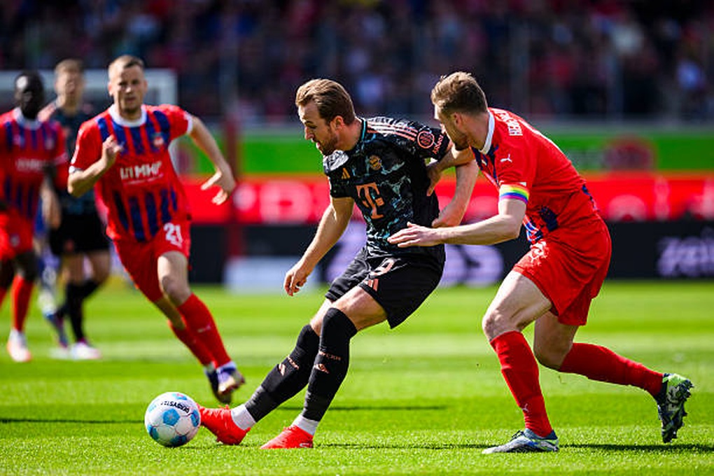 Bayern Munich thắng tưng bừng sau khi bị loại khỏi Champions League - 1 Bayern Munich thắng tưng bừng sau khi bị loại khỏi Champions League - 1