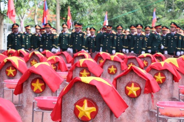 76 liệt sỹ quân tình nguyện và chuyên gia Việt Nam trở về trong lòng đất Mẹ