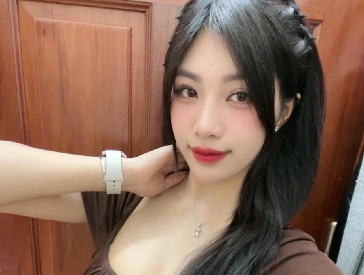 Nữ đô vật xinh đẹp hạ gục nam đối thủ trên sàn đấu ở Bắc Ninh gây sốt - 3