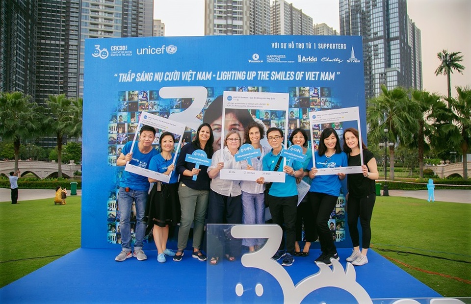 “Nụ cười Việt Nam” toả sáng trên tháp Landmark 81: Truyền đi thông điệp hòa bình - 7 “Nụ cười Việt Nam” toả sáng trên tháp Landmark 81: Truyền đi thông điệp hòa bình - 7