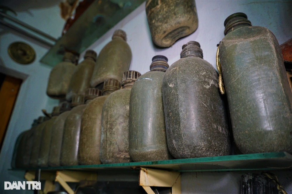 Ông Phúc khùng cùng bộ sưu tập đồ cổ vô giá - 14