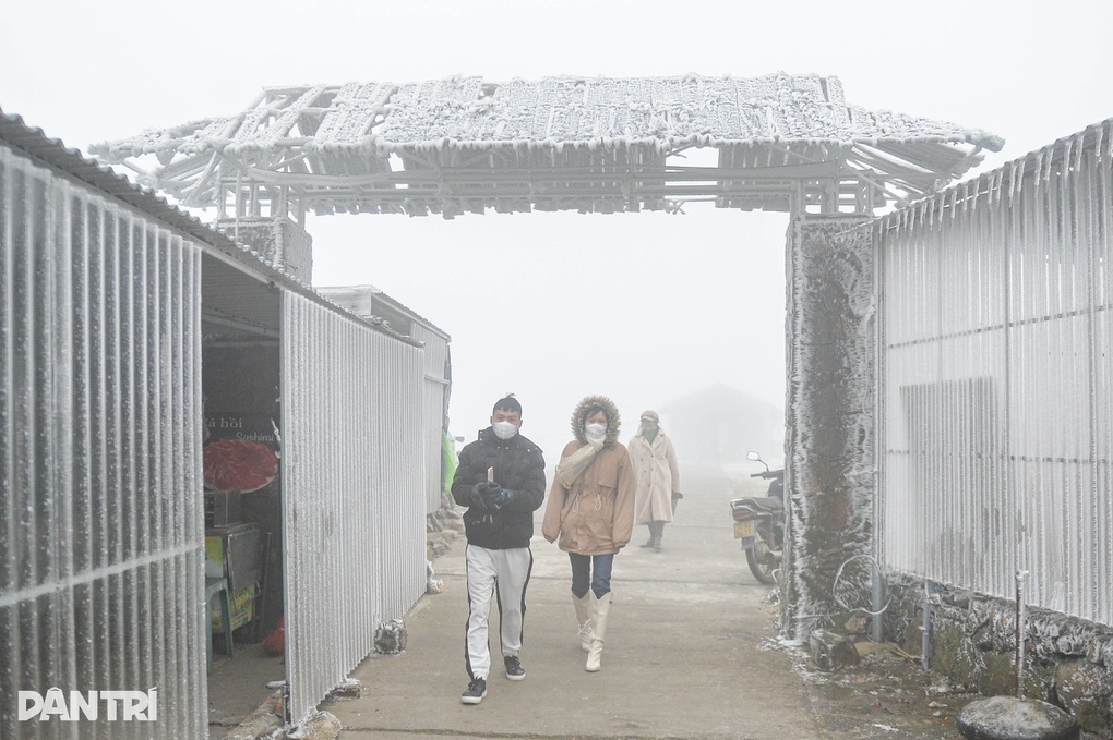 Không khí lạnh phủ khắp miền Bắc, có nơi hơn 3 độ C - 1