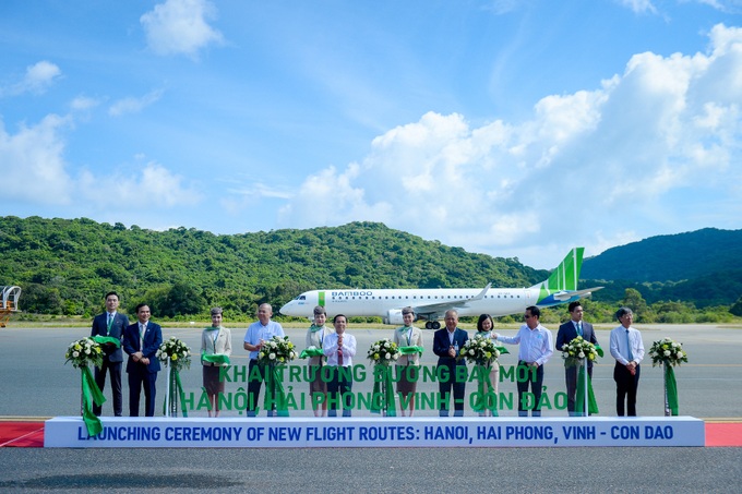 Khai trương 3 đường bay thẳng, Bamboo Airways tặng 1 tỷ đồng tiền mặt hỗ trợ hộ nghèo Côn Đảo - Ảnh 5. Khai trương 3 đường bay thẳng, Bamboo Airways tặng 1 tỷ đồng tiền mặt hỗ trợ hộ nghèo Côn Đảo - Ảnh 5.