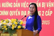 Cán bộ xã mới phải đoàn kết để xây dựng quê hương