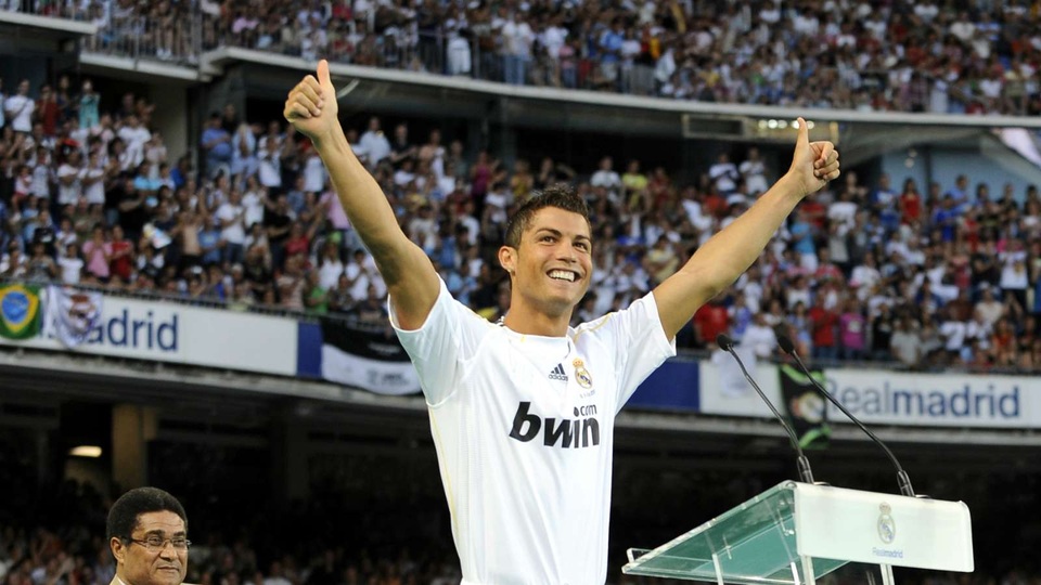 Sir Alex suýt biến C.Ronaldo thành đồng đội của... Messi - 2 Sir Alex suýt biến C.Ronaldo thành đồng đội của... Messi - 2