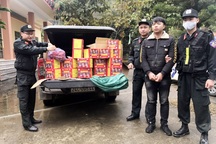 Khởi tố 2 đối tượng vận chuyển pháo nổ trái phép ở biên