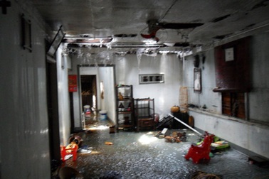 Cháy 2 nhà dân, thiêu rụi kho hàng mỹ nghệ